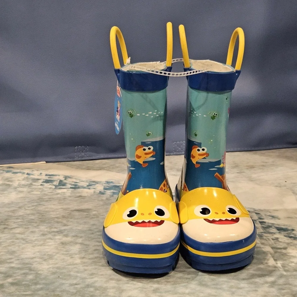 Pinkfong Baby Shark Toddler Rain Boots Size 5/6 Kids Waterproof NWT